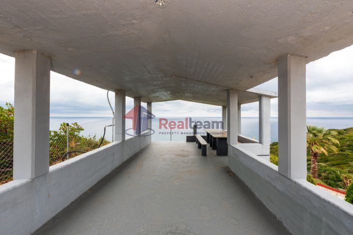 Image No.13-6 Bed Property for sale