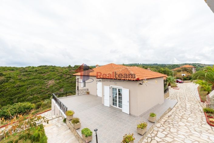 Image No.14-6 Bed Property for sale