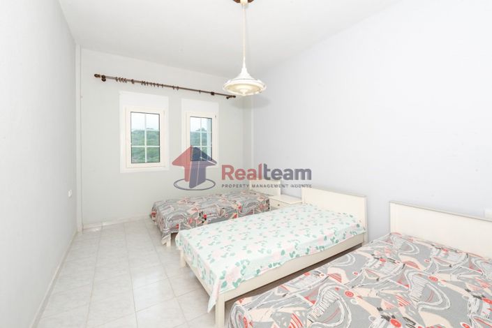 Image No.23-6 Bed Property for sale