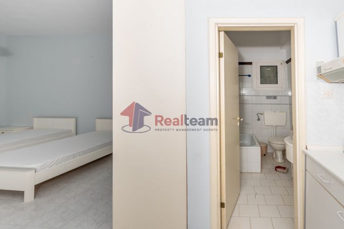 Image No.25-6 Bed Property for sale