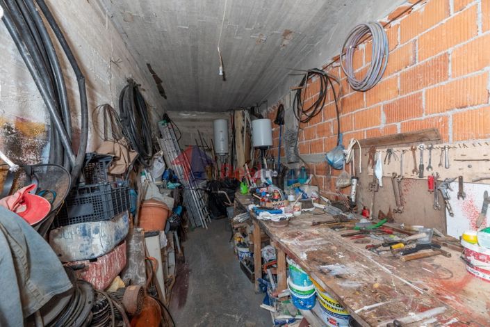 Image No.26-6 Bed Property for sale