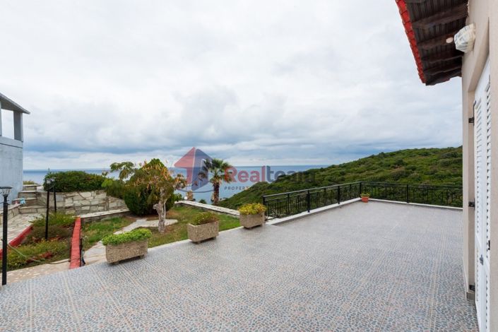 Image No.28-6 Bed Property for sale