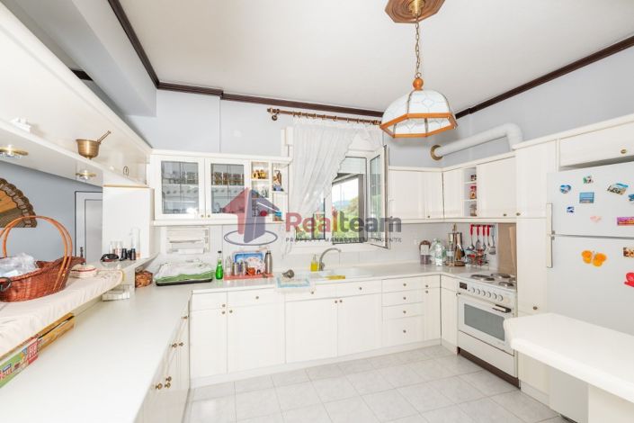 Image No.5-6 Bed Property for sale