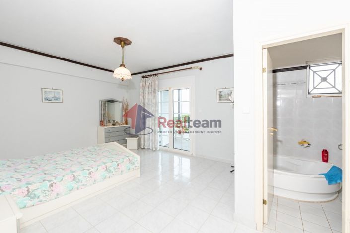 Image No.7-6 Bed Property for sale