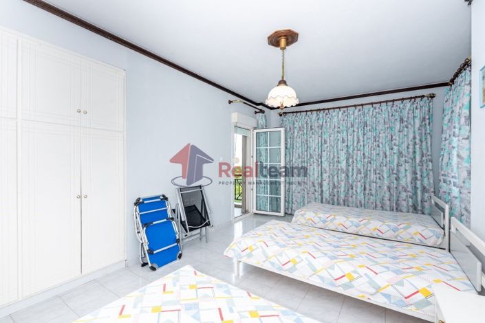 Image No.9-6 Bed Property for sale