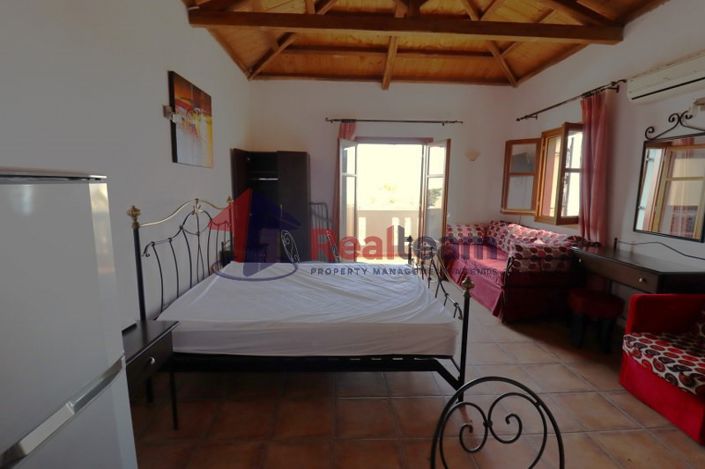 Image No.10-5 Bed Property for sale