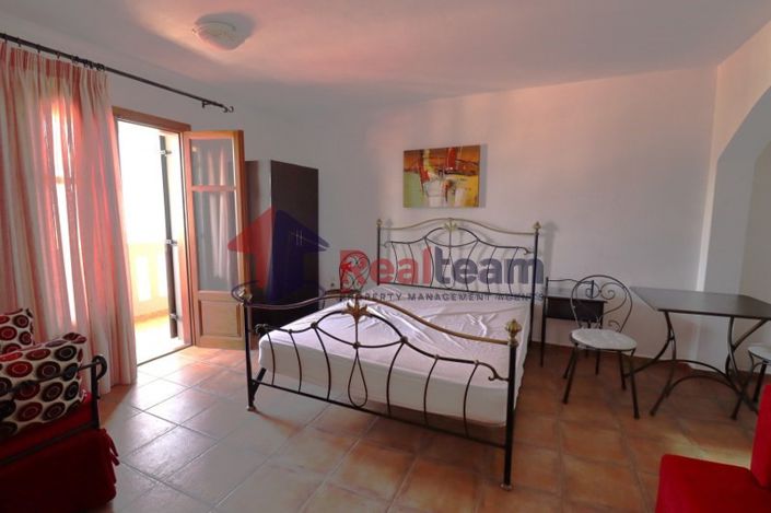 Image No.16-5 Bed Property for sale