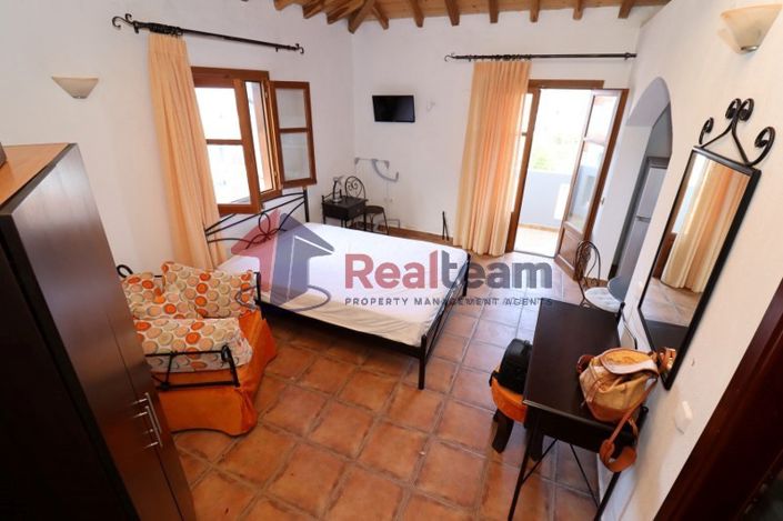 Image No.5-5 Bed Property for sale