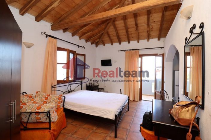 Image No.6-5 Bed Property for sale