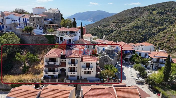 Image No.1-5 Bed Property for sale