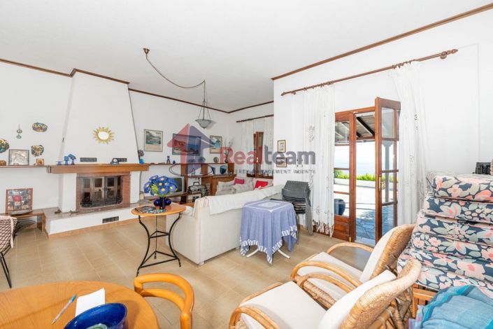 Image No.5-Propriété de 3 chambres à vendre à Pteleos