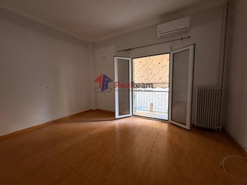 8228b74c60e2479fb07aef916d8785b4