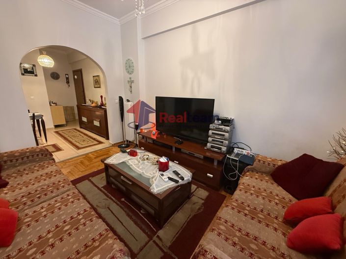 Image No.4-Appartement de 2 chambres à vendre à Grèce