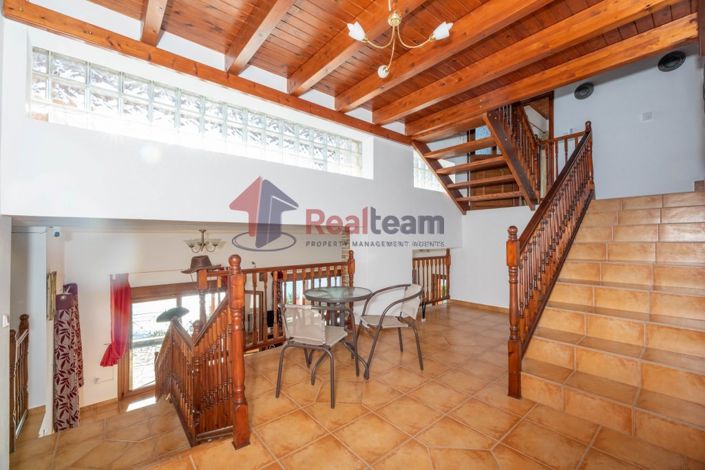 Image No.11-4 Bed Property for sale