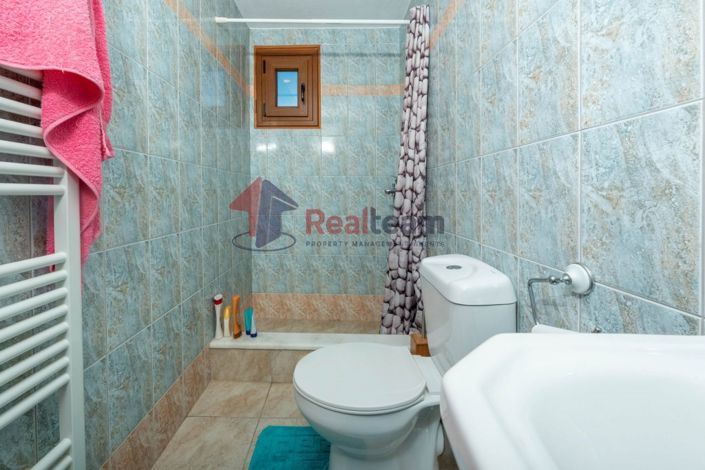 Image No.20-4 Bed Property for sale