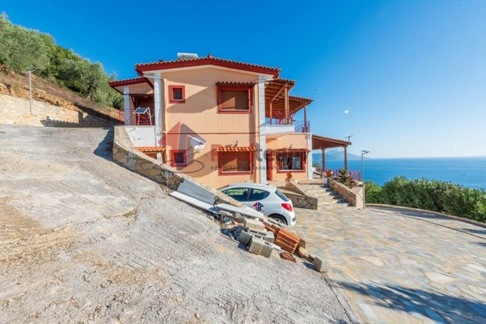 Image No.28-4 Bed Property for sale