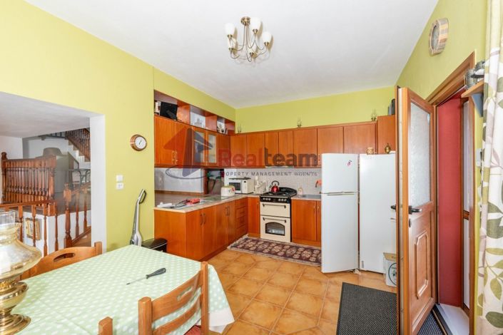 Image No.8-4 Bed Property for sale