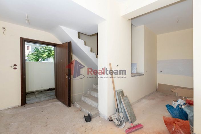 Image No.10-3 Bed Property for sale