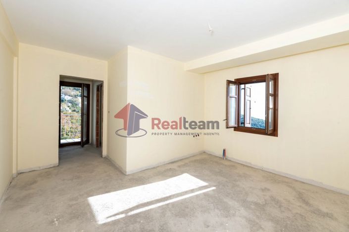 Image No.19-3 Bed Property for sale