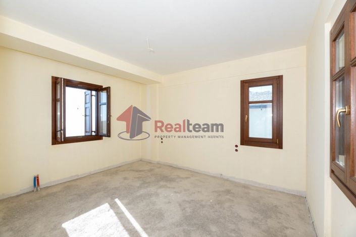 Image No.23-3 Bed Property for sale