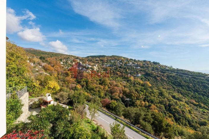 Image No.26-3 Bed Property for sale