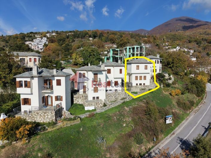 Image No.28-3 Bed Property for sale