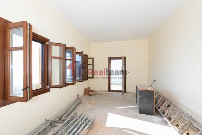 Image No.5-3 Bed Property for sale