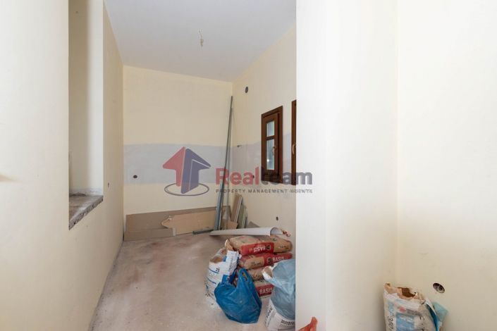 Image No.8-3 Bed Property for sale