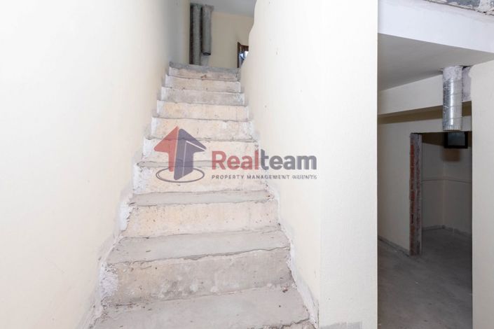 Image No.15-2 Bed Property for sale