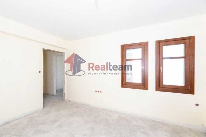 Image No.17-2 Bed Property for sale