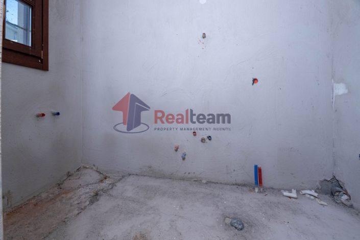 Image No.18-2 Bed Property for sale