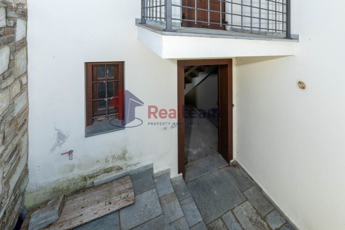 Image No.27-2 Bed Property for sale