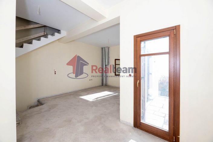 Image No.6-2 Bed Property for sale