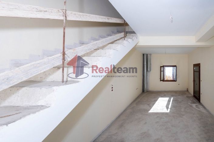 Image No.8-2 Bed Property for sale