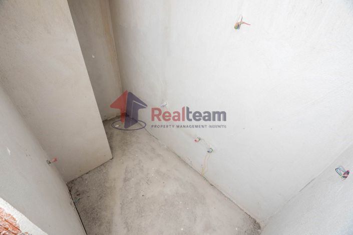 Image No.9-2 Bed Property for sale