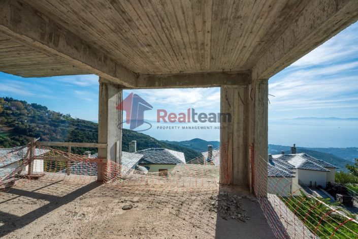 Image No.12-2 Bed Property for sale