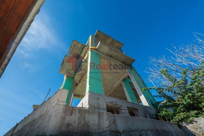 Image No.14-2 Bed Property for sale