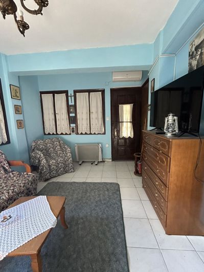 Image No.10-3 Bed Property for sale