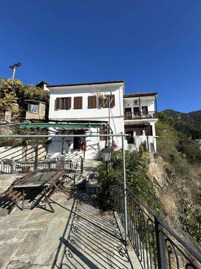 Image No.17-3 Bed Property for sale