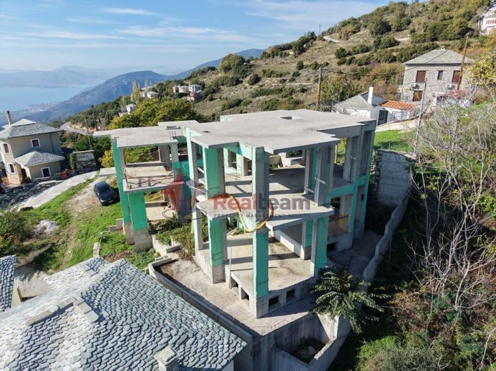 Image No.10-2 Bed Property for sale