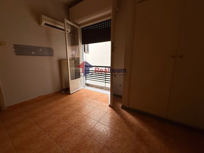 Image No.2-1 Bed Studio for sale