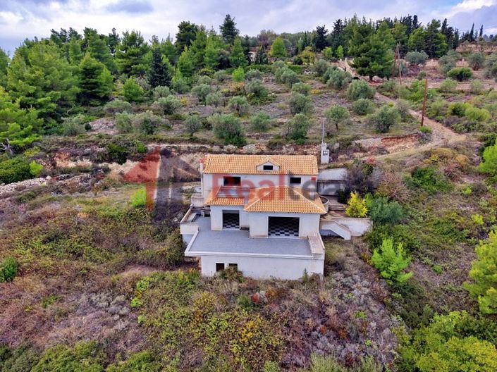 Image No.2-Propriété de 4 chambres à vendre à Alonnisos