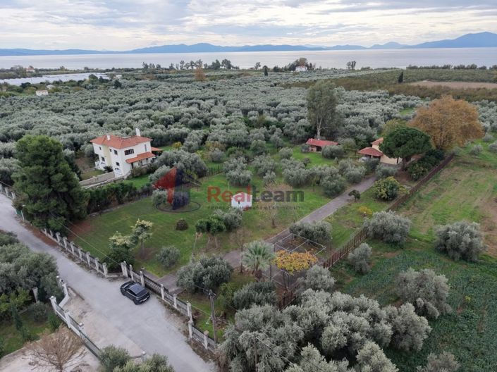 Image No.30-3 Bed Property for sale