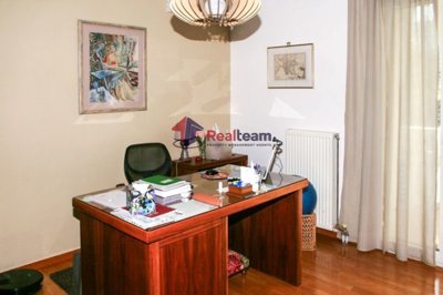 31fa104475a34f1a8e12ff888f5fcbfb