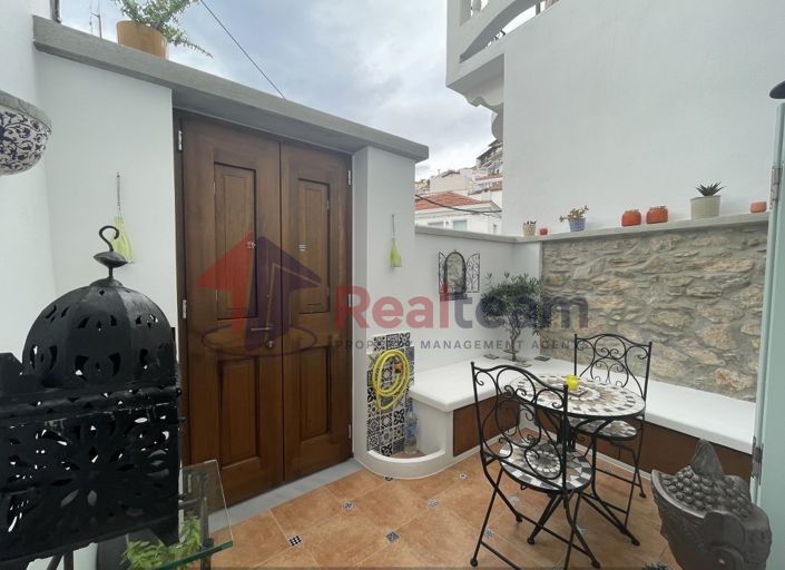 Image No.1-1 Bed Property for sale