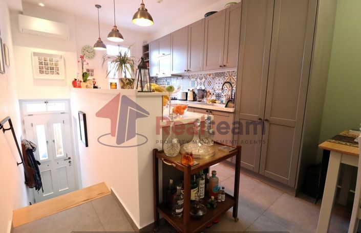 Image No.10-1 Bed Property for sale