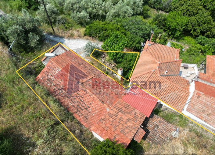 Image No.10-2 Bed Property for sale