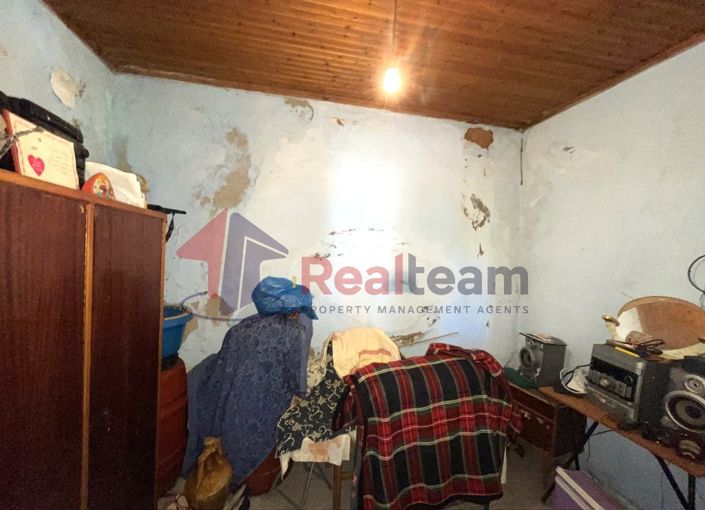 Image No.17-2 Bed Property for sale