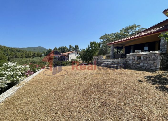 Image No.11-2 Bed Property for sale