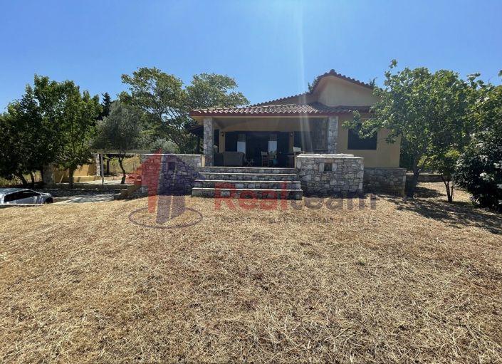 Image No.12-2 Bed Property for sale